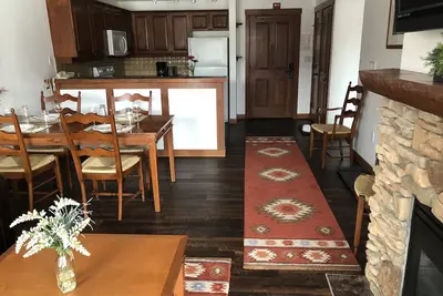 Image de Ski in / out Premium Solitude Powderhorn Lodge 1br Récemment rénové pour 2018!