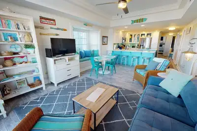 Image de Regarder les gousses des dauphins jouer! ! Nouvelle cuisine / baignoires! Front de mer avec piscine + coucher de soleil WiFi