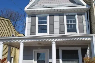 Image de Maison Eastport Annapolis récemment rénovée avec vue sur l'eau