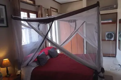 Image de Mugagas ome confortable avec vue. Il est situé à 100 mètres de la base des Nations Unies à Entebbe. l