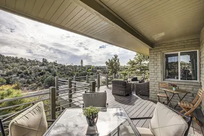 Image de Vous Pouvez Le Faire Tout De Droit Ici. Jouez, DÉTENTEZ-Vous, RÉGROZ. RÉSERVEZ Aujourd'Hui Nouveaux Tarifs.