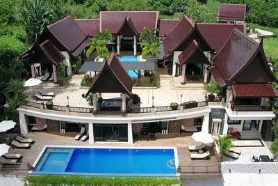 Image de Villa de luxe de 7 à 9 chambres avec 2 piscines, service de chef, vue sur la montagne et l'océan