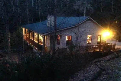 Image de Belle, privé et charmant Chalet situé dans la beauté de la nature.