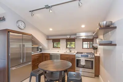 Image de The Avenue Carriage House, une location de vacances nouvellement construite au cœur de Durango