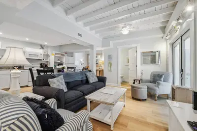 Image de The Mermaid Cottage - Étapes menant à White Sandy Beach