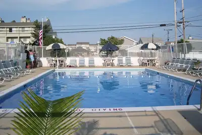 Image de Piscine chauffée, un bloc à la plage privée