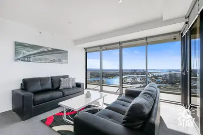 Circle on Cavill - 3 Bedroom Sub Penthouse Ocean Airbnb- 2 night