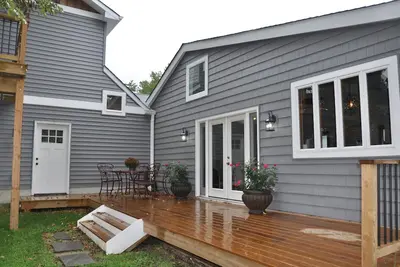 Image de Nouveau Bungalow avec vue sur la rivière du Sud!