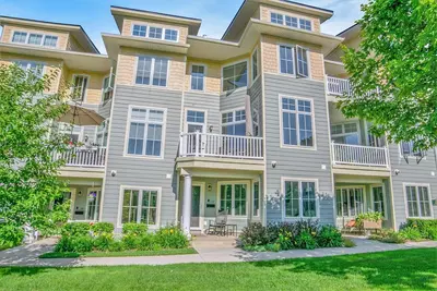 Image de Luxueux condominium Petoskey avec une vue imprenable sur Little Traverse Bay