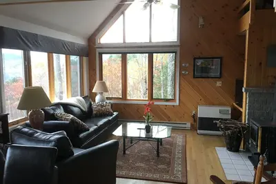 Image de Superbes vues panoramiques sur 3 niveaux dans une belle maison! Accès piscines / Rec ctr