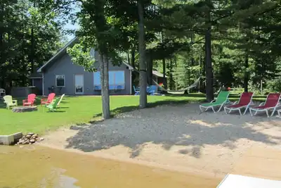 Image de Cottage caché de pierres précieuses sur le lac Bass avec bain à remous - Summer Memories Last Forever :)