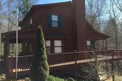 Image de Cabine Justa | Blue Ridge Mtns | Escapade paisible | Mins du lac Nottely!