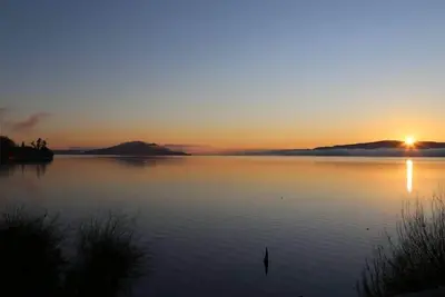 Image de Rotorua Lakeside Pourakau Bay Holiday Bach / Maison