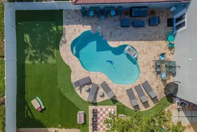 Image de Luxe Moderne Beach House 7/5 *** Nouveau *** Location A Must! ! !