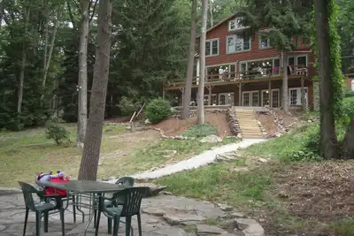 Image de Windward Lodge - Grand Lakefront & Ski Slope View - dort 14+