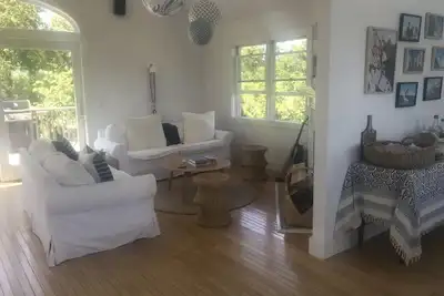 Image de Luxury Beachhouse - privé mais marcher jusqu'à l'océan et la ville