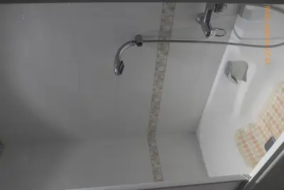 Image de Appartement spacieux, très proche de la mer