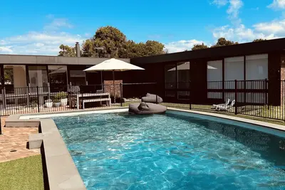 Image de Devonlea Olive Grove