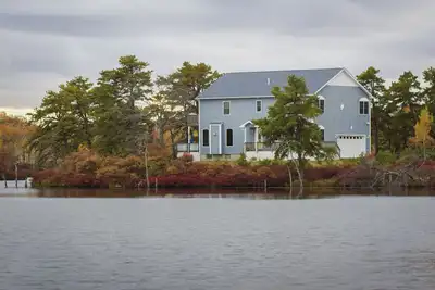 Image de Unique en son genre! Luxury Peninsula Lakefront House à Emerald Lakes, Pennsylvanie