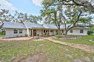 Image de Ferme contemporaine située sur 17 acres privés avec de superbes vues