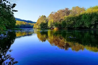 Image de Super Automne Spécial! Riverfront Cottage