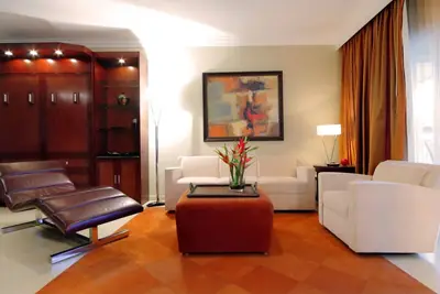 Image de Suite somptueuse face à la mer avec 2 chambres - Plus bas tout compris - 65 $. 00! !