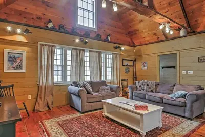 Image de Dans le village, meilleur emplacement, bain à remous, charmante maison historique, 3 cheminées