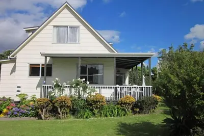 Image de Maison paisible de 2 étages près de la plage