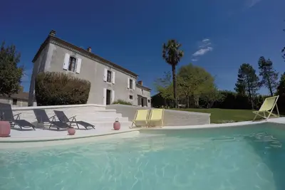 Image de Magnifique maison de vacances sur 7 ha, piscine chauffée privée