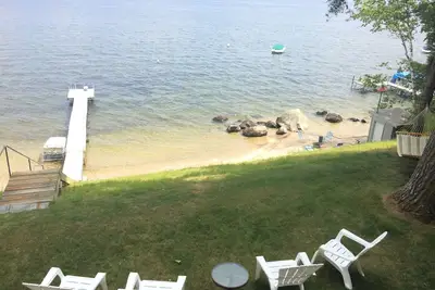 Image de Vues à couper le souffle, incroyable Waterfront Lakehouse, 100 'de plage de sable privée!