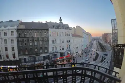 Image de Spacieux appartement de 2 chambres avec balcon dans le centre