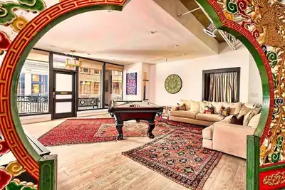 Image de Du centre-ville - 5 Br Walk to Everything! Galerie Loft - Imprimantes Alley Lofts