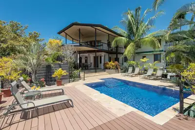 Image de Superbe villa avec vue sur l'océan, nouvelle piscine!