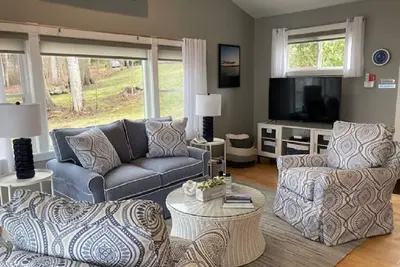 Image de Ocean Cottage - Waterfront Propriété sur Penobscott Bay w / 2 ponts et plage privée