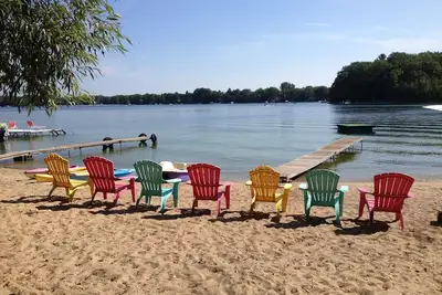 Image de Tout est réservé pour l'été, venez nous voir cet automne! Lakefront, WiFi, air central. l