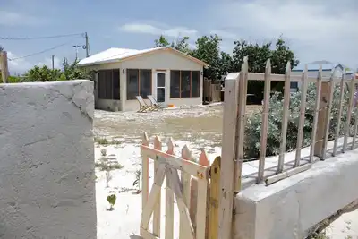 Image de Charmante, chalet en bord de mer calme