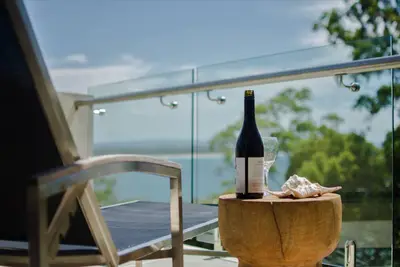 Image de Penthouse 12, Court Little Cove