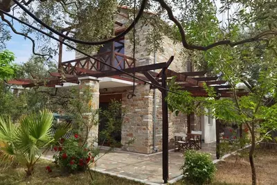 Image de Elea 3, De Nouvelles Maisons En Pierre, Dans Une OLIVIÈRE, Un Endroit Calme, À Thassos