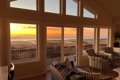 Image de Oceanfront Beach House-Niché sur le N. Plage de la côte de Washington