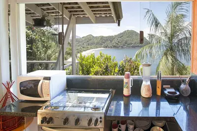 Image de Maison Avec Vue Panoramique À Long FERMÉ. 24 heures. 2 Suites-2 Salles De Bains