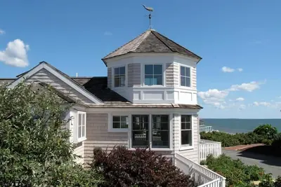 Image de Bord de l'eau - Architecte Superbe Conçu Bain de soleil Ocean Front Cottage