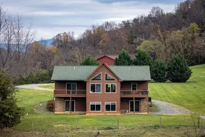 Image de Parfait pour les grandes familles, une cabine de 6 chambres 3600 Sf dans la vallée