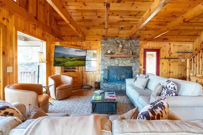 Image de DunRovin-6 Br, 5 1/2 salles de bain, peut accueillir jusqu'à 15 personnes, bain à remous, Wi-Fi, accès facile