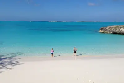 Image de Villa Exuma en front de mer. Emplacement idéal. Près de restaurants et Georgetown