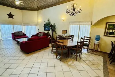 Image de Superbe villa de plage de 4 chambres sur la plage de sable à Las Palmas Beachfront ResortV18