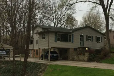 Image de Calme, confortable, maison de campagne Ă Hinckley. 30 minutes pour Cleveland et Akron