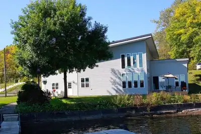 Image de Fingerlakes Owasco Lake 4 Chambre 125 pieds de façade sur le lac