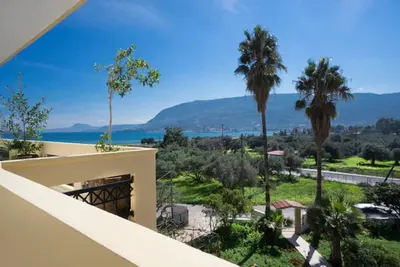 Image de Vue illimité Mer ~ Artistique appartement 2 chambres - à côté de la plage - la nature autour de