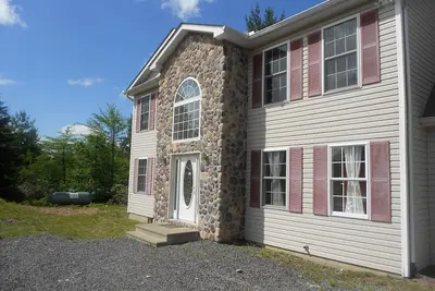 Image de Spectaculaire maison de luxe de 6 chambres, bain à remous, linge de maison, sauna intérieur Wi Fi, câble