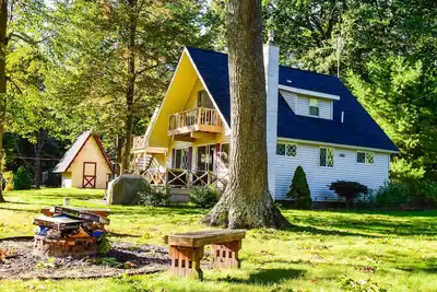 Image de Chalet confortable, confortable et calme ~ Comprend des kayaks et la climatisation!